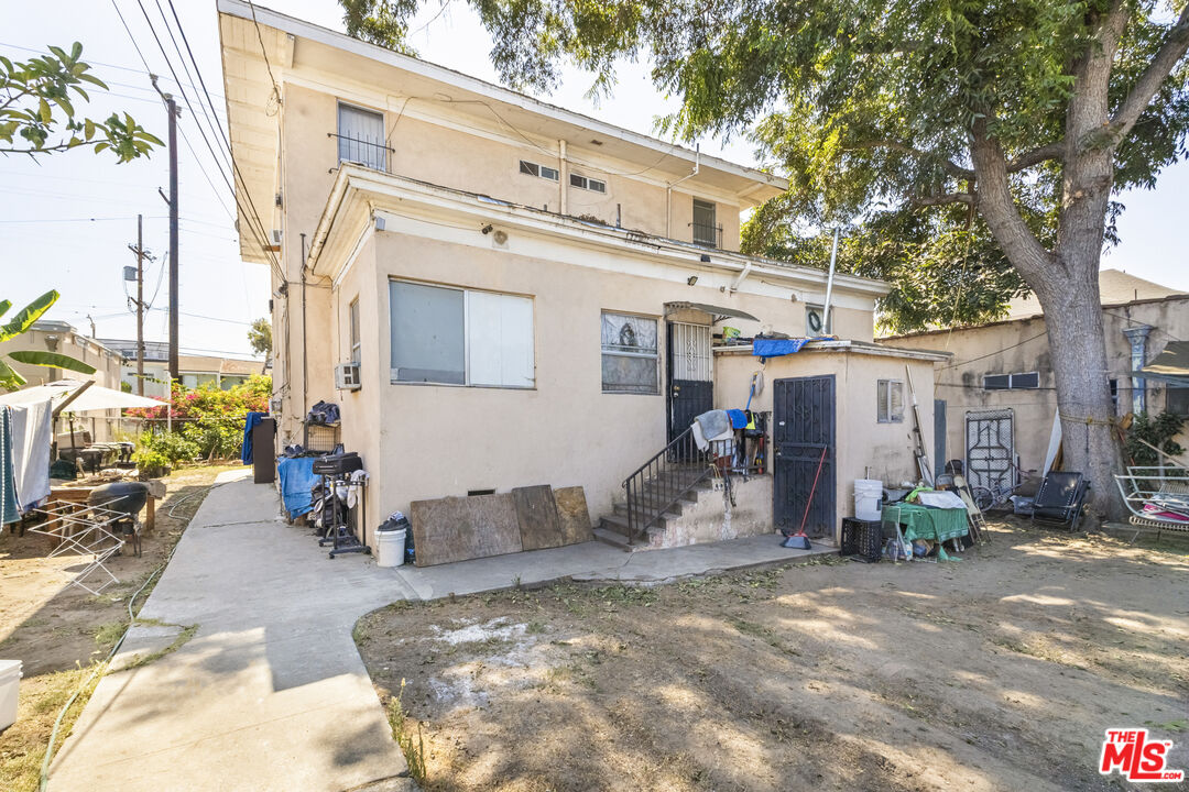 1627 S Burlington Ave