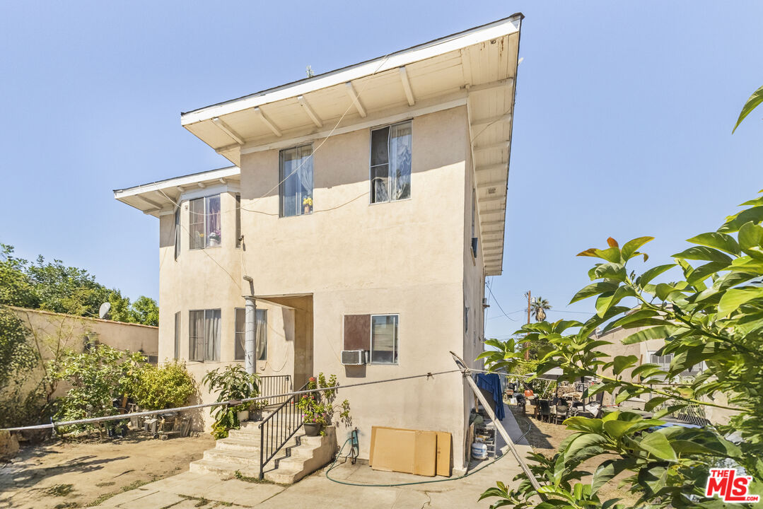 1627 S Burlington Ave