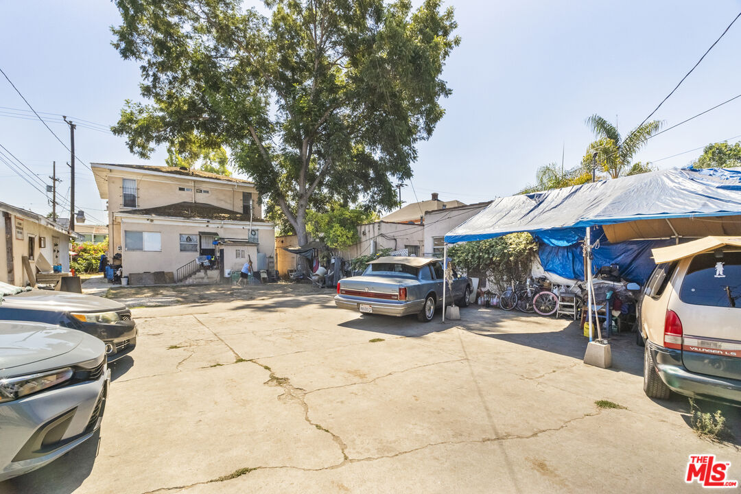 1627 S Burlington Ave