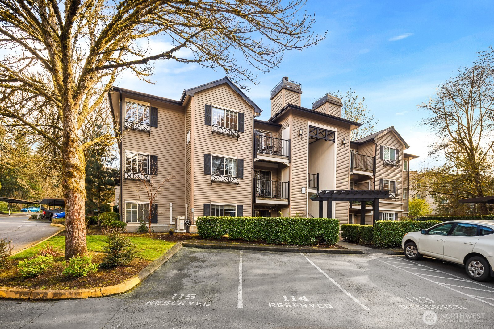 221 9th Street Unit: C301