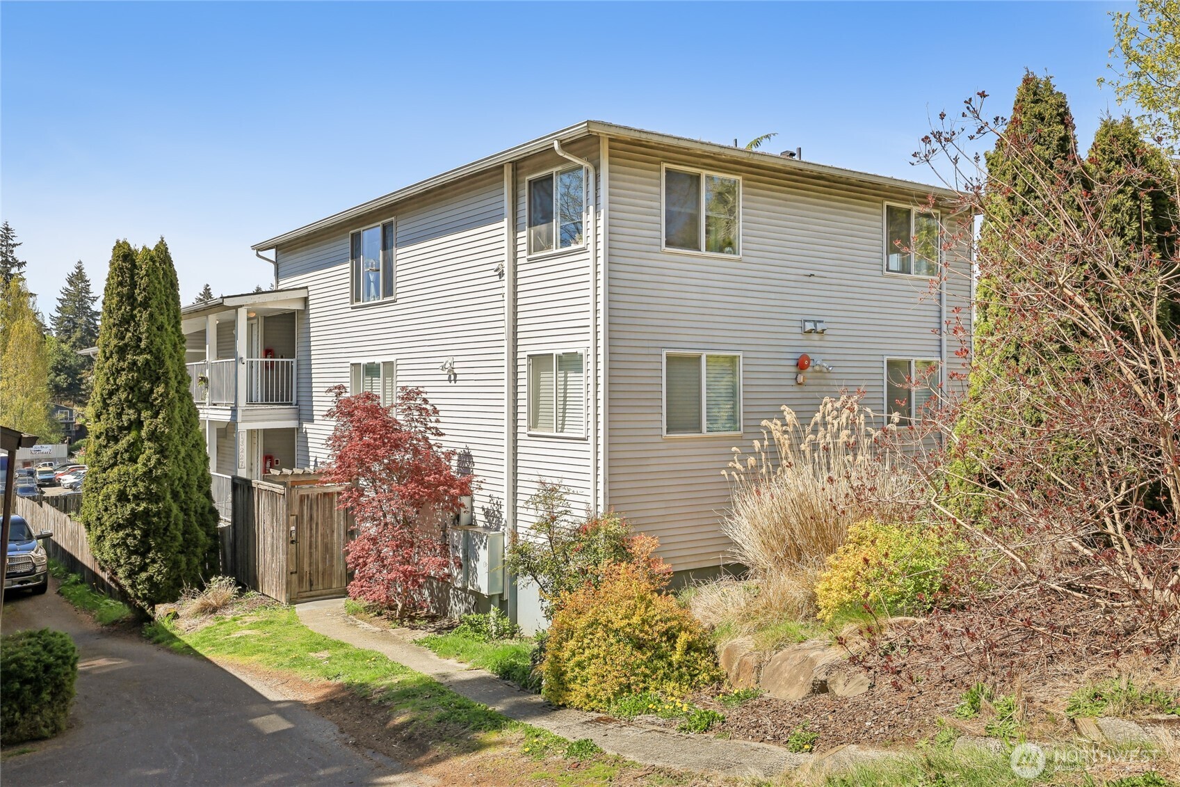 13227 35th Avenue NE Unit: 4