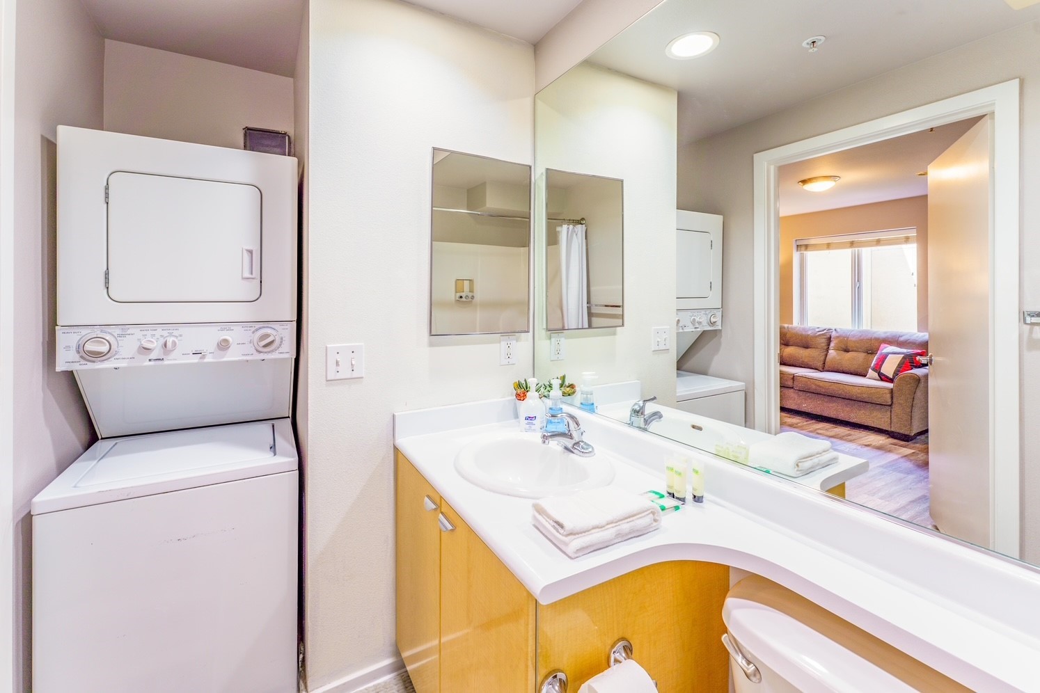 425 Vine Street Unit: 419