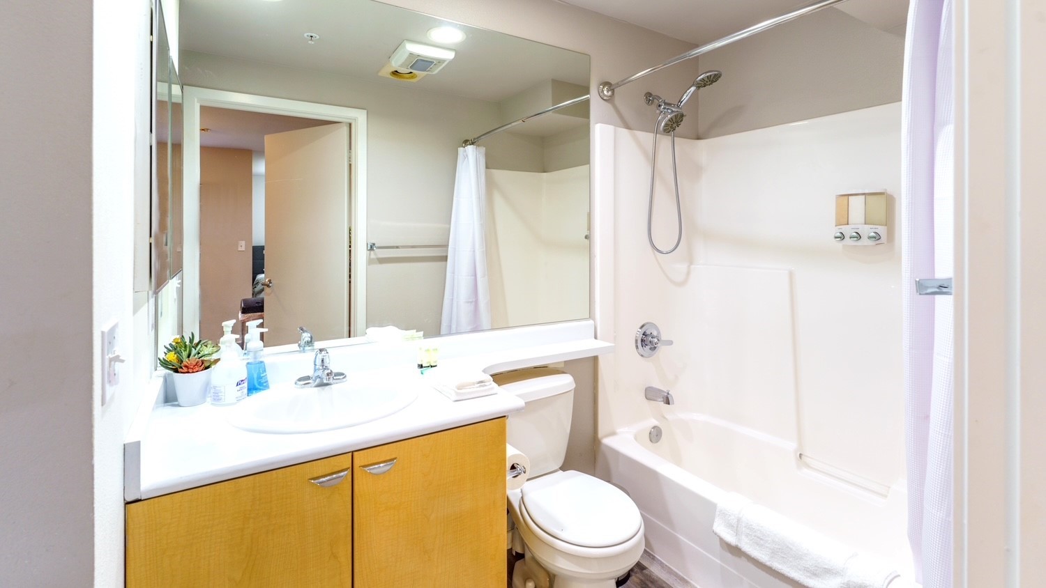 425 Vine Street Unit: 419