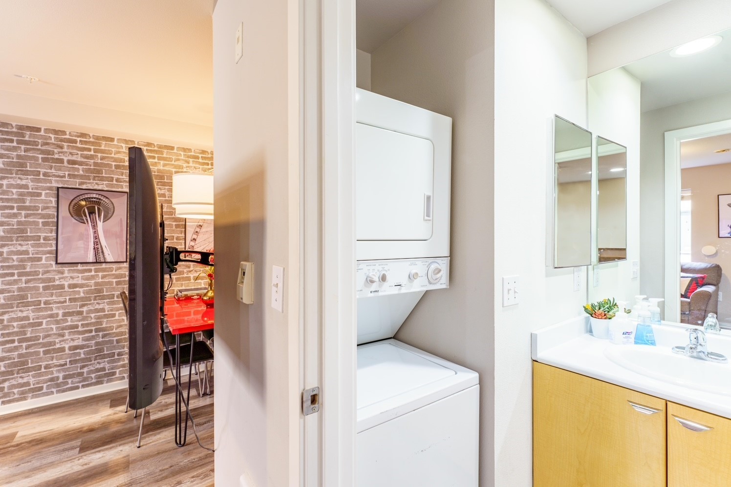 425 Vine Street Unit: 419