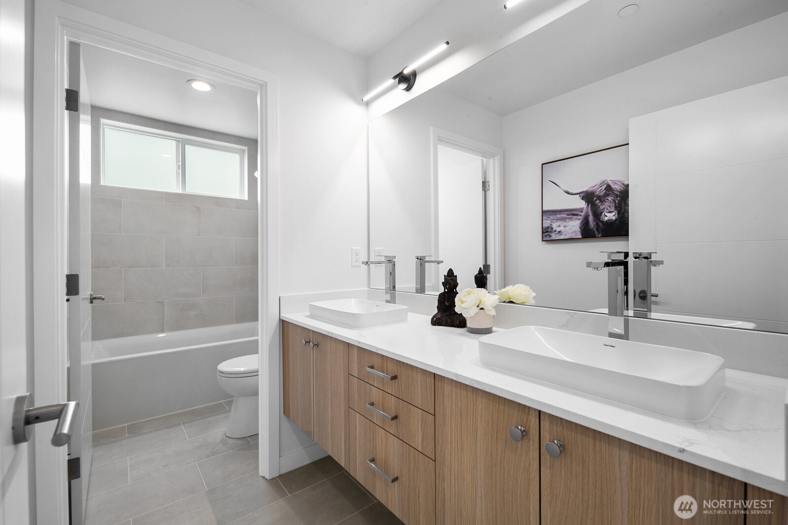 8825 Wallingford Avenue N