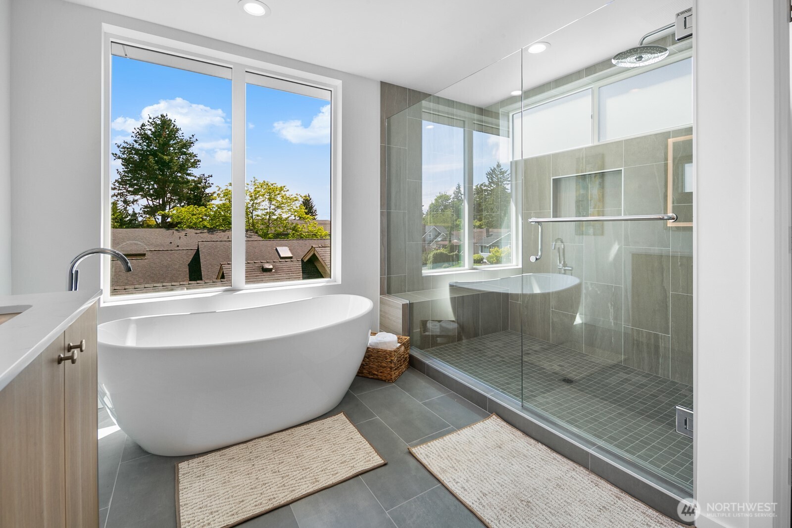 8825 Wallingford Avenue N