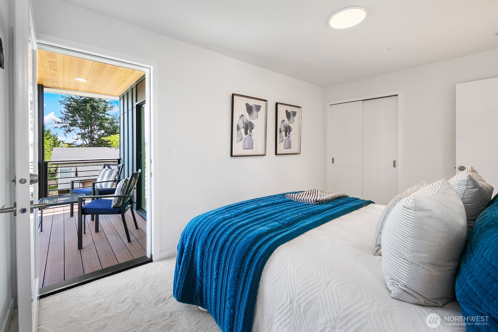 8825 Wallingford Avenue N