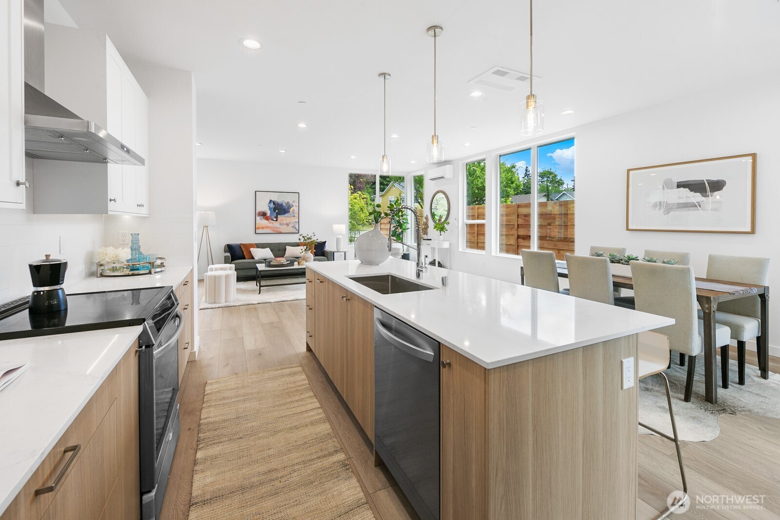 8825 Wallingford Avenue N