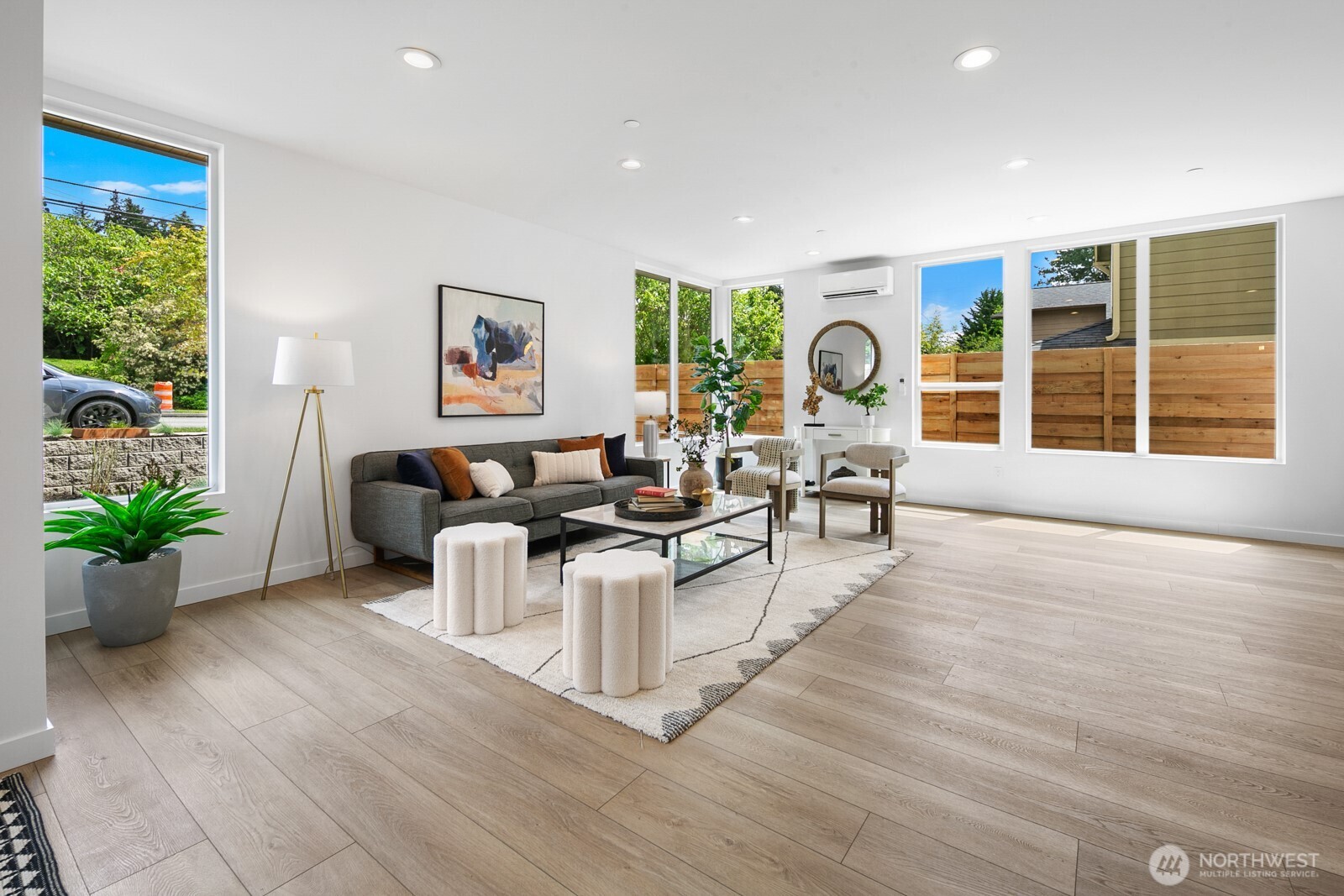 8825 Wallingford Avenue N