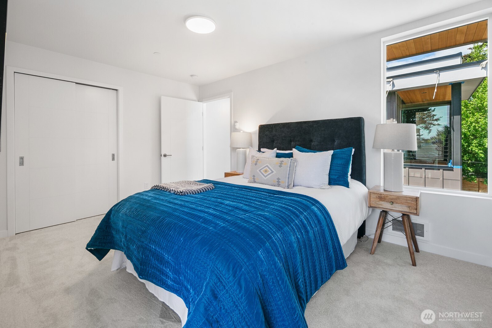 8825 Wallingford Avenue N