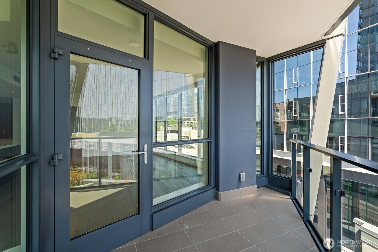 188 Bellevue Way NE Unit: 412