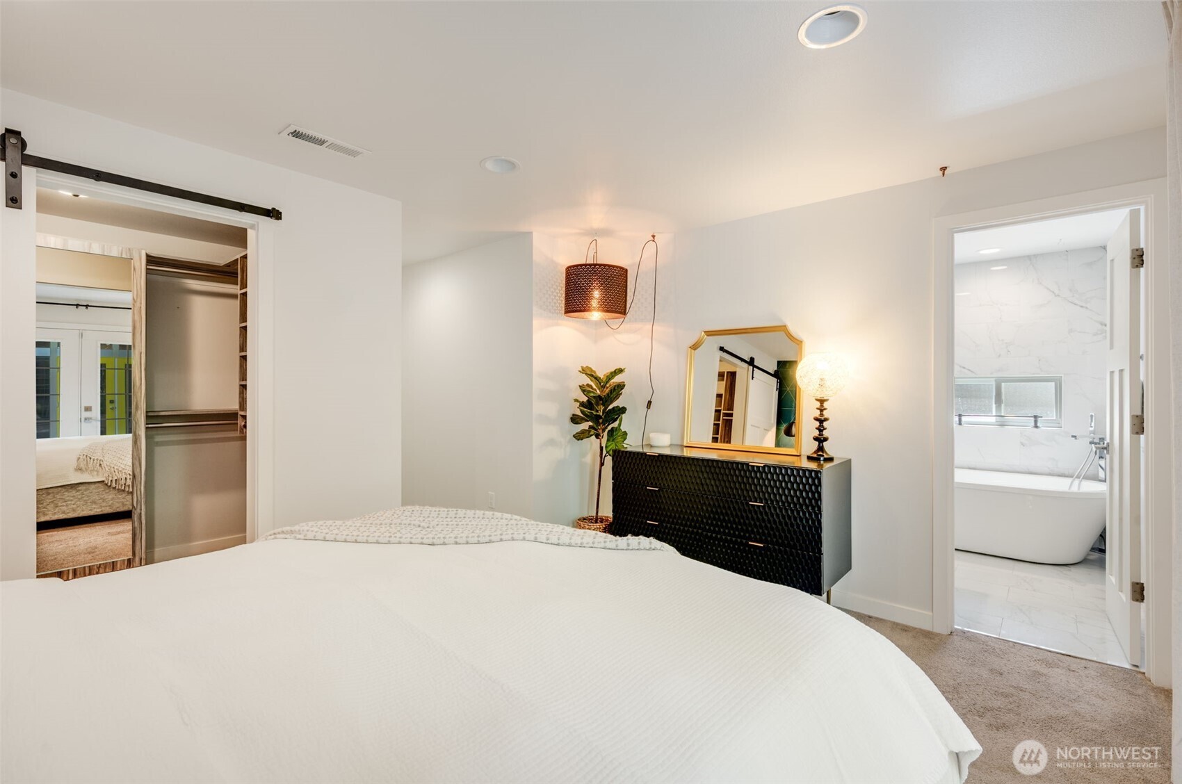 327 Martin Luther King Jr Way