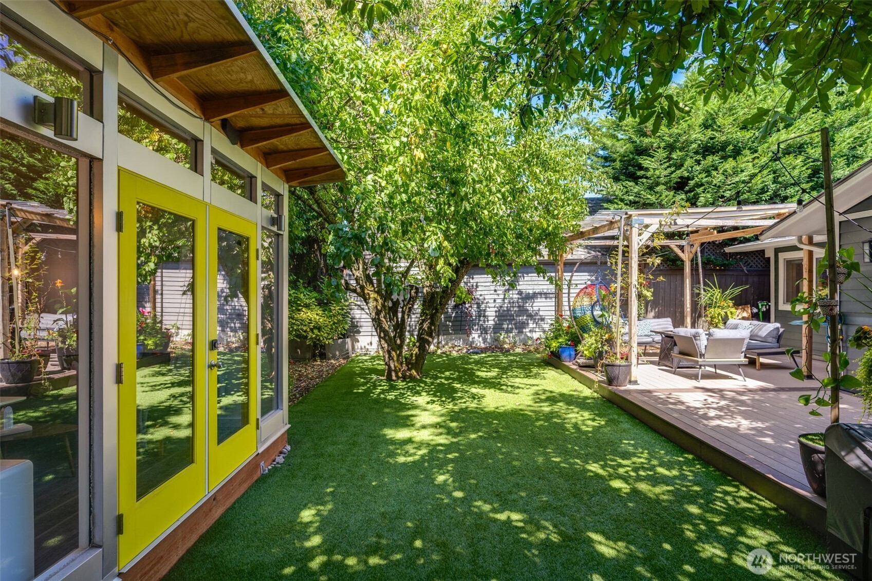 327 Martin Luther King Jr Way