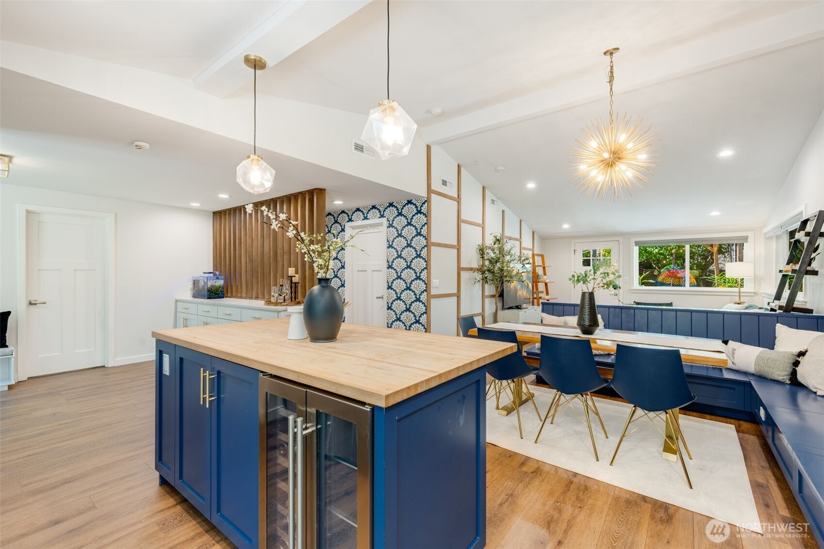 327 Martin Luther King Jr Way