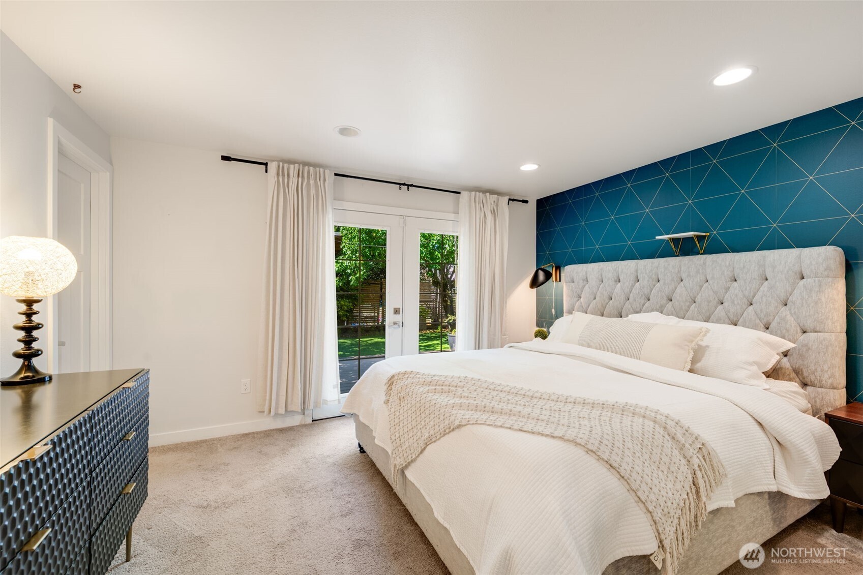 327 Martin Luther King Jr Way