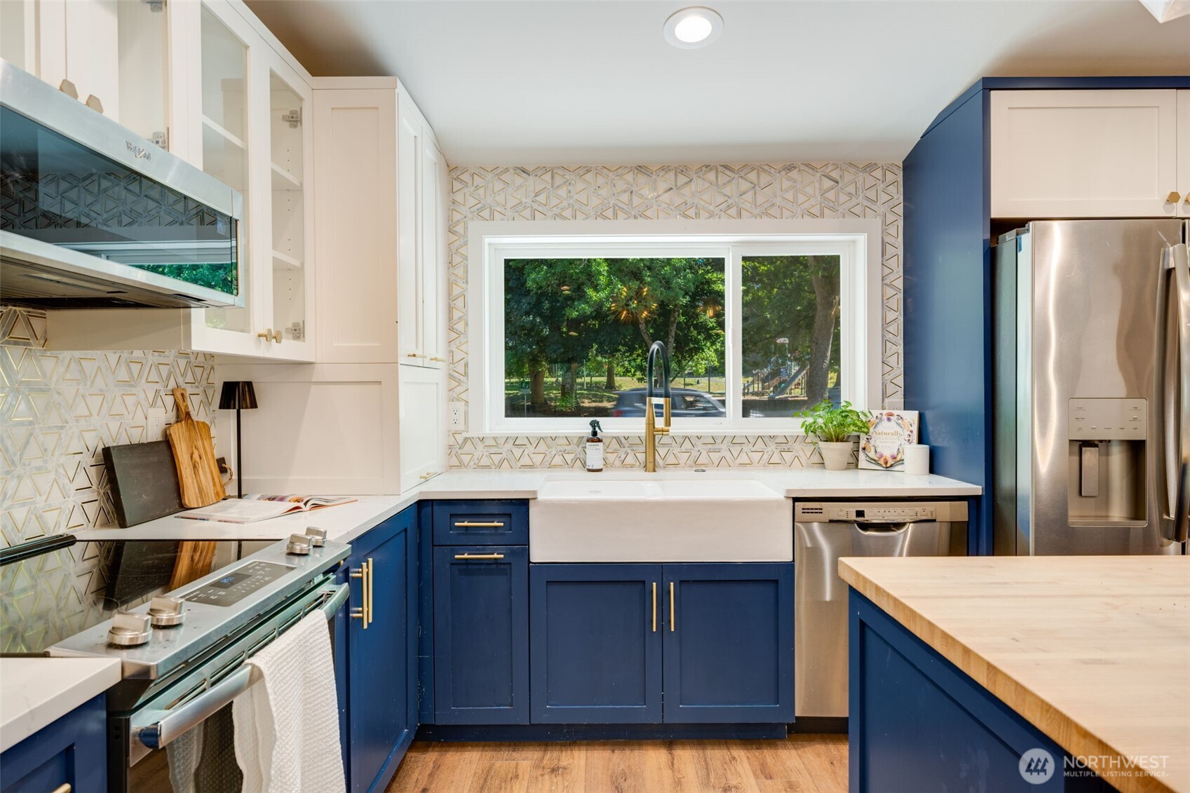 327 Martin Luther King Jr Way