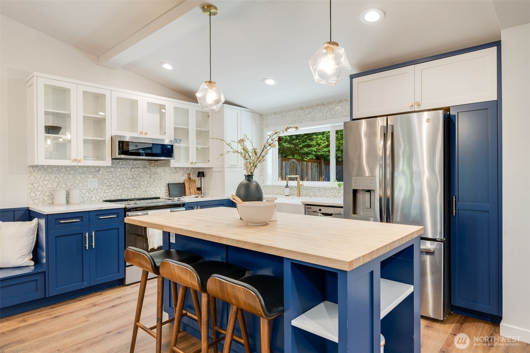 327 Martin Luther King Jr Way