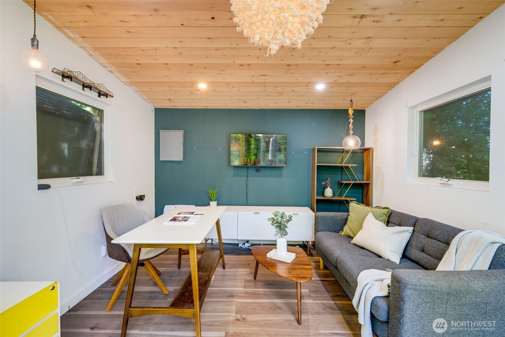 327 Martin Luther King Jr Way