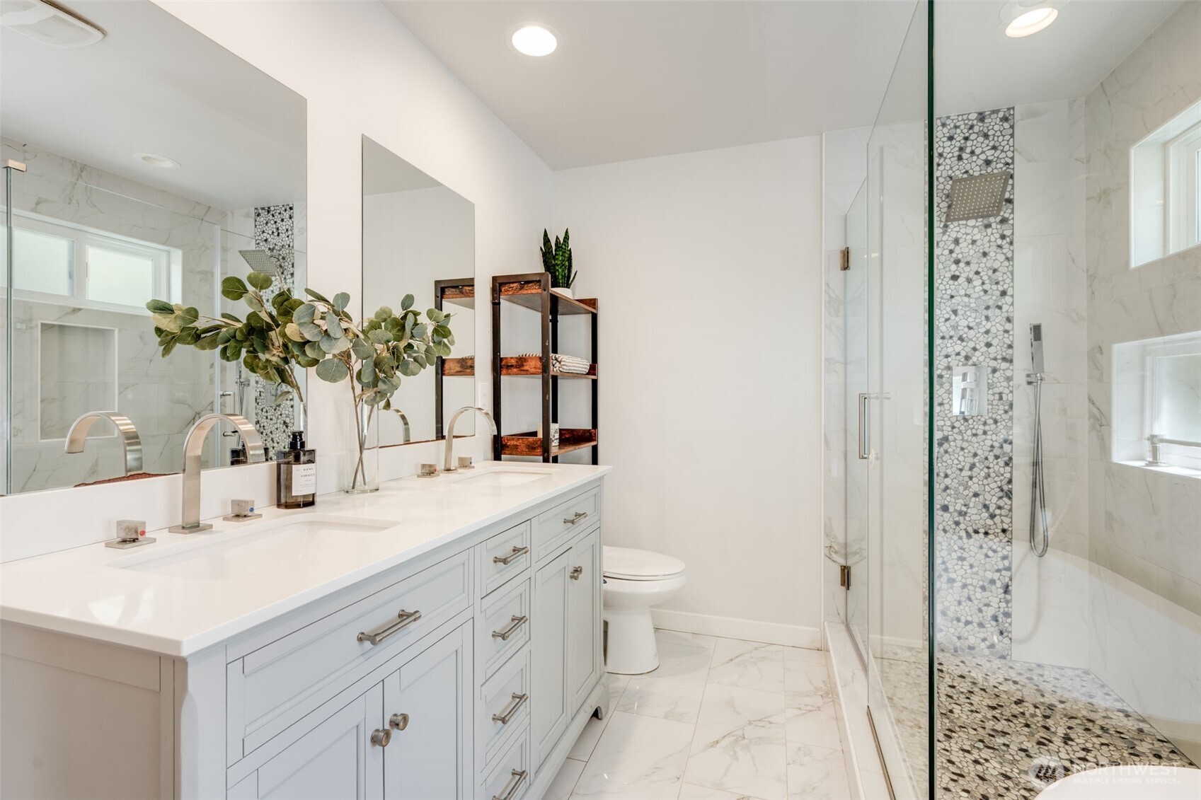 327 Martin Luther King Jr Way