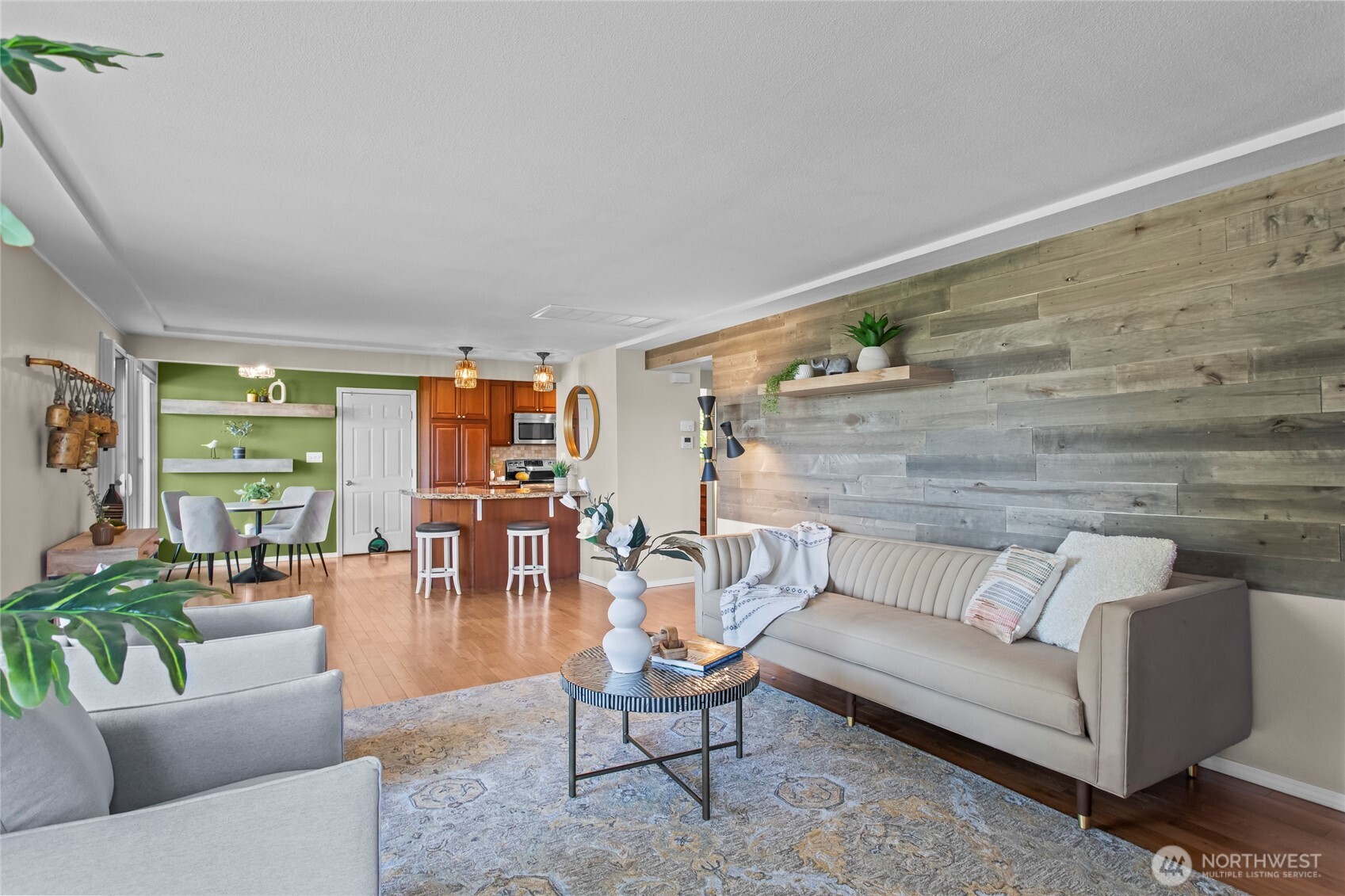 1122 N Skyline Drive