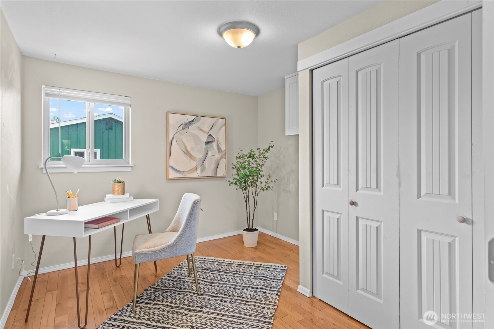 1122 N Skyline Drive