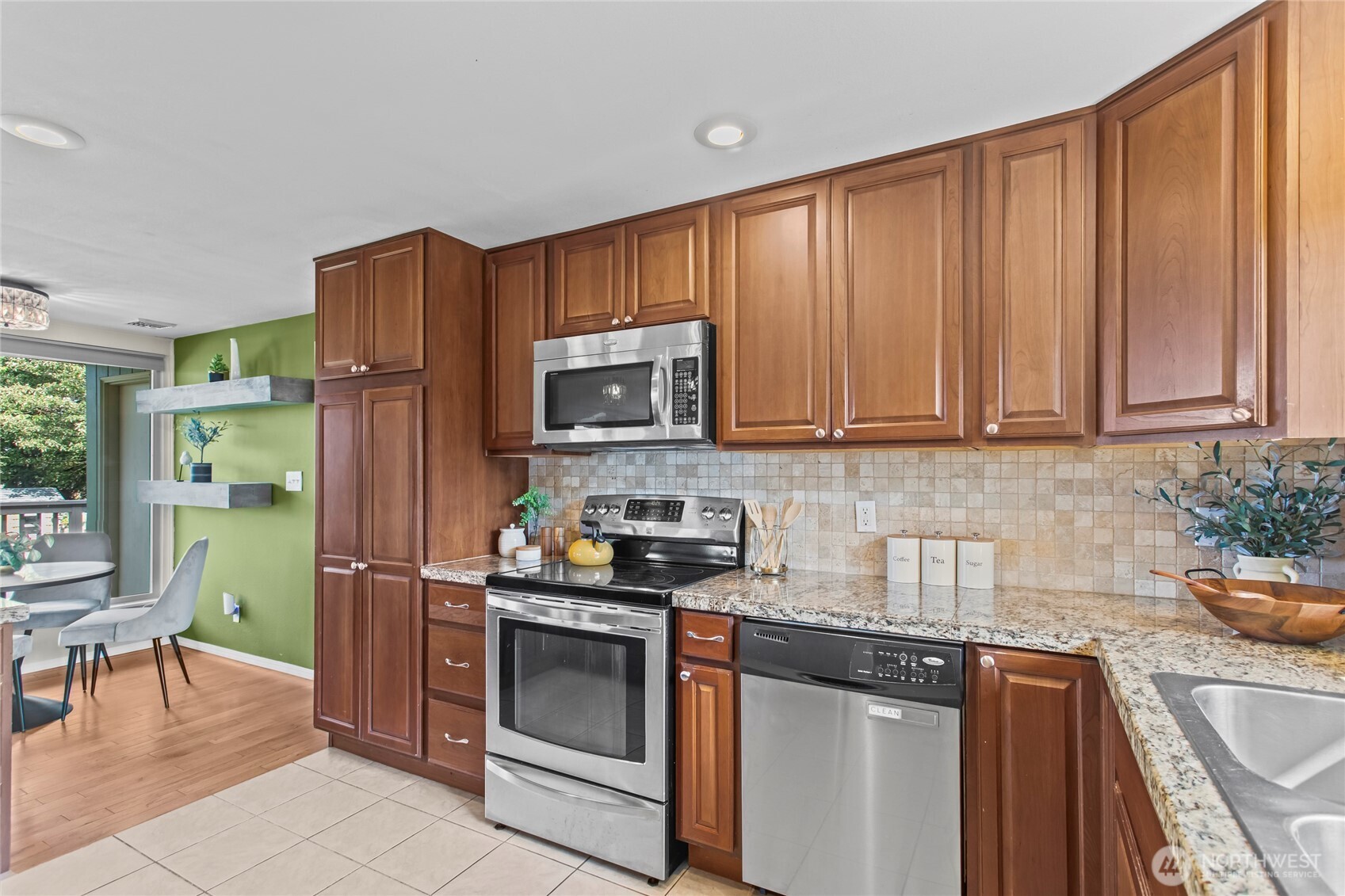 1122 N Skyline Drive