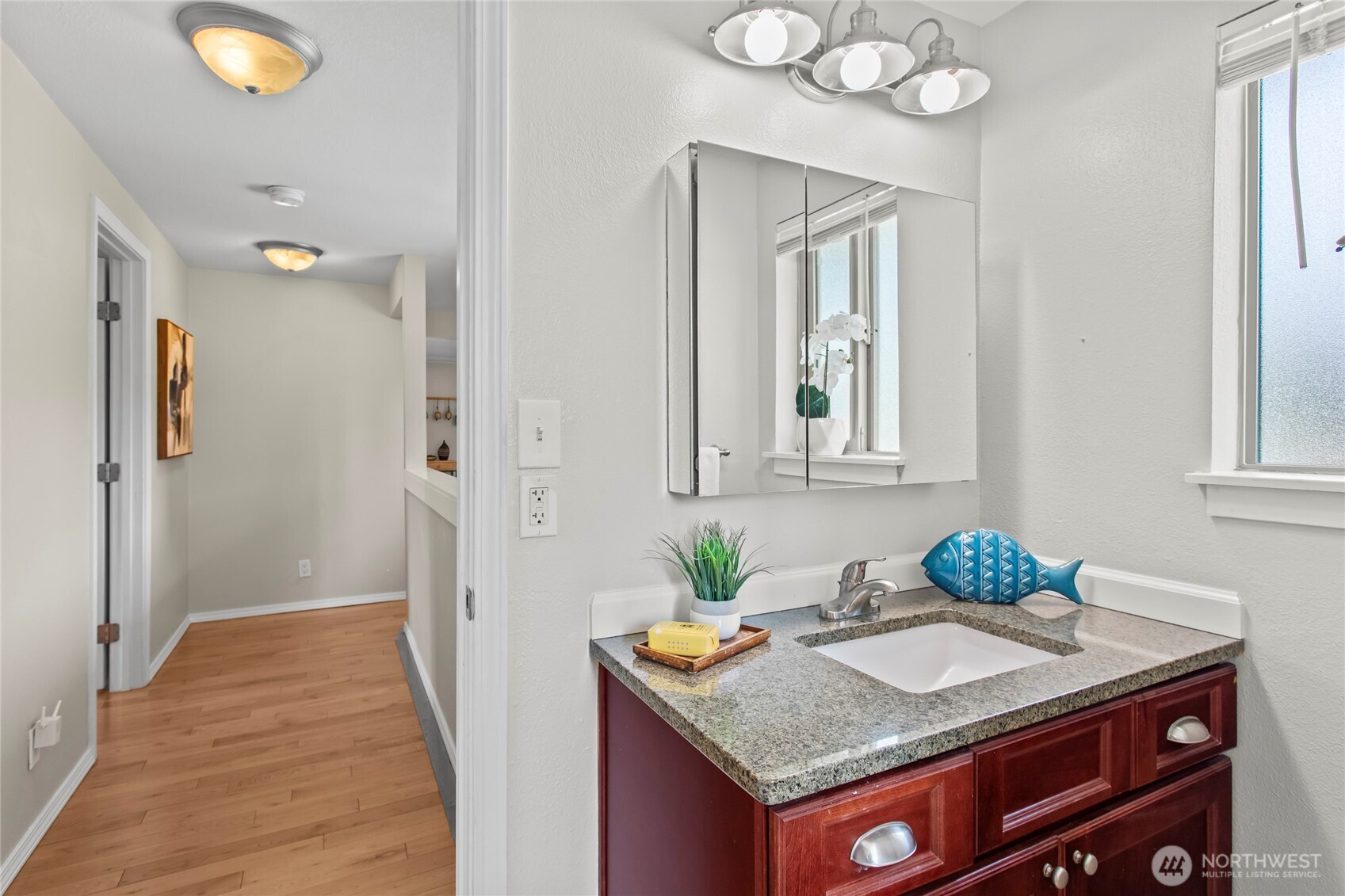 1122 N Skyline Drive