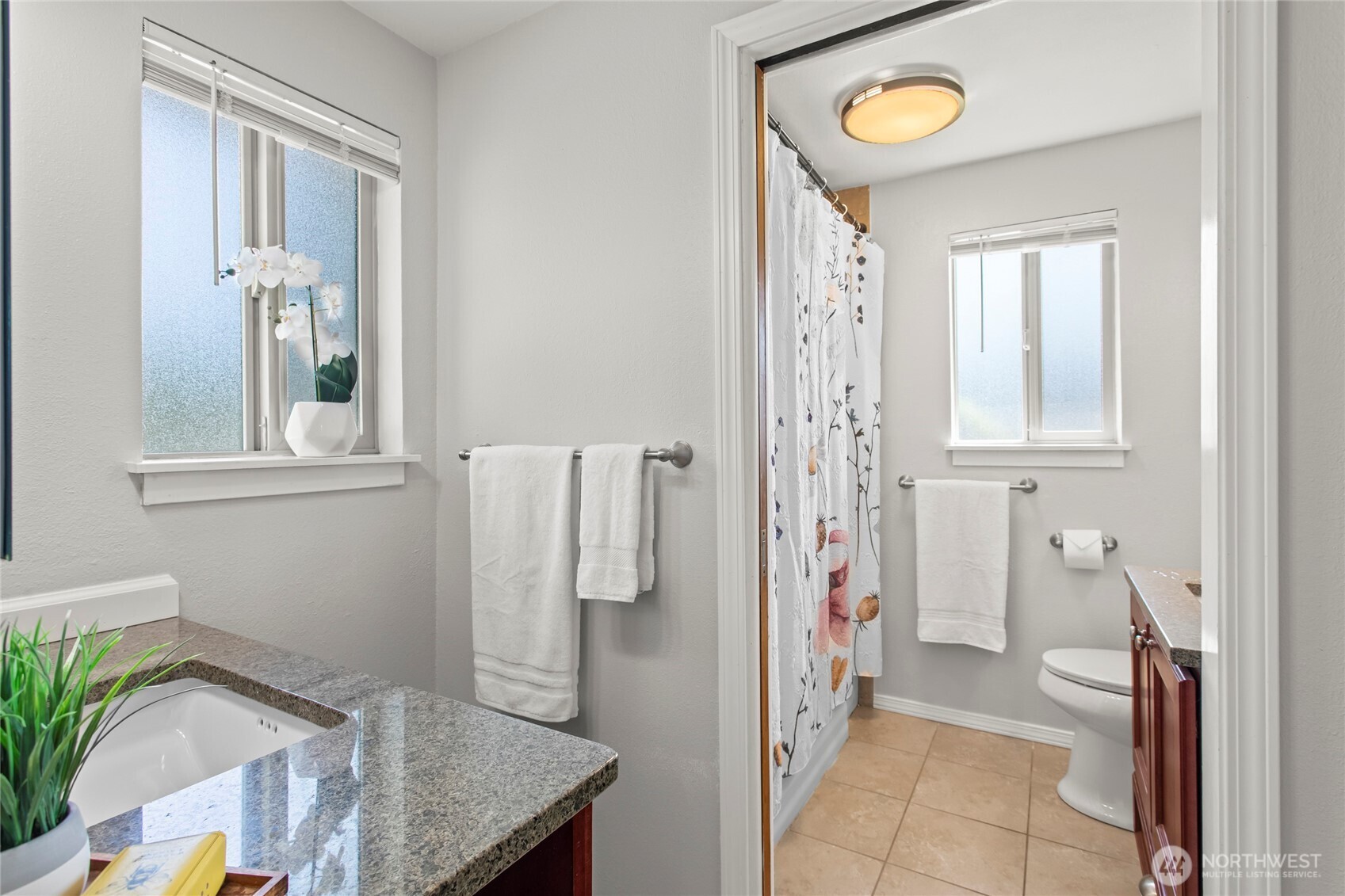 1122 N Skyline Drive