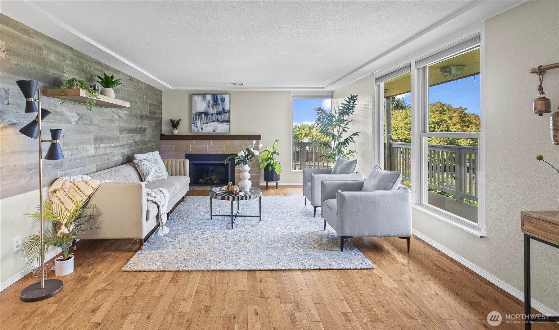 1122 N Skyline Drive