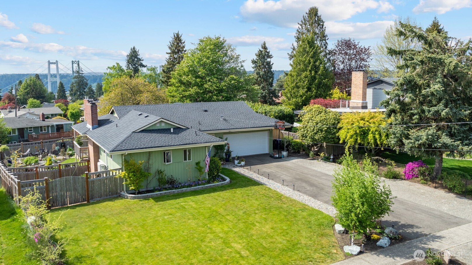 1122 N Skyline Drive