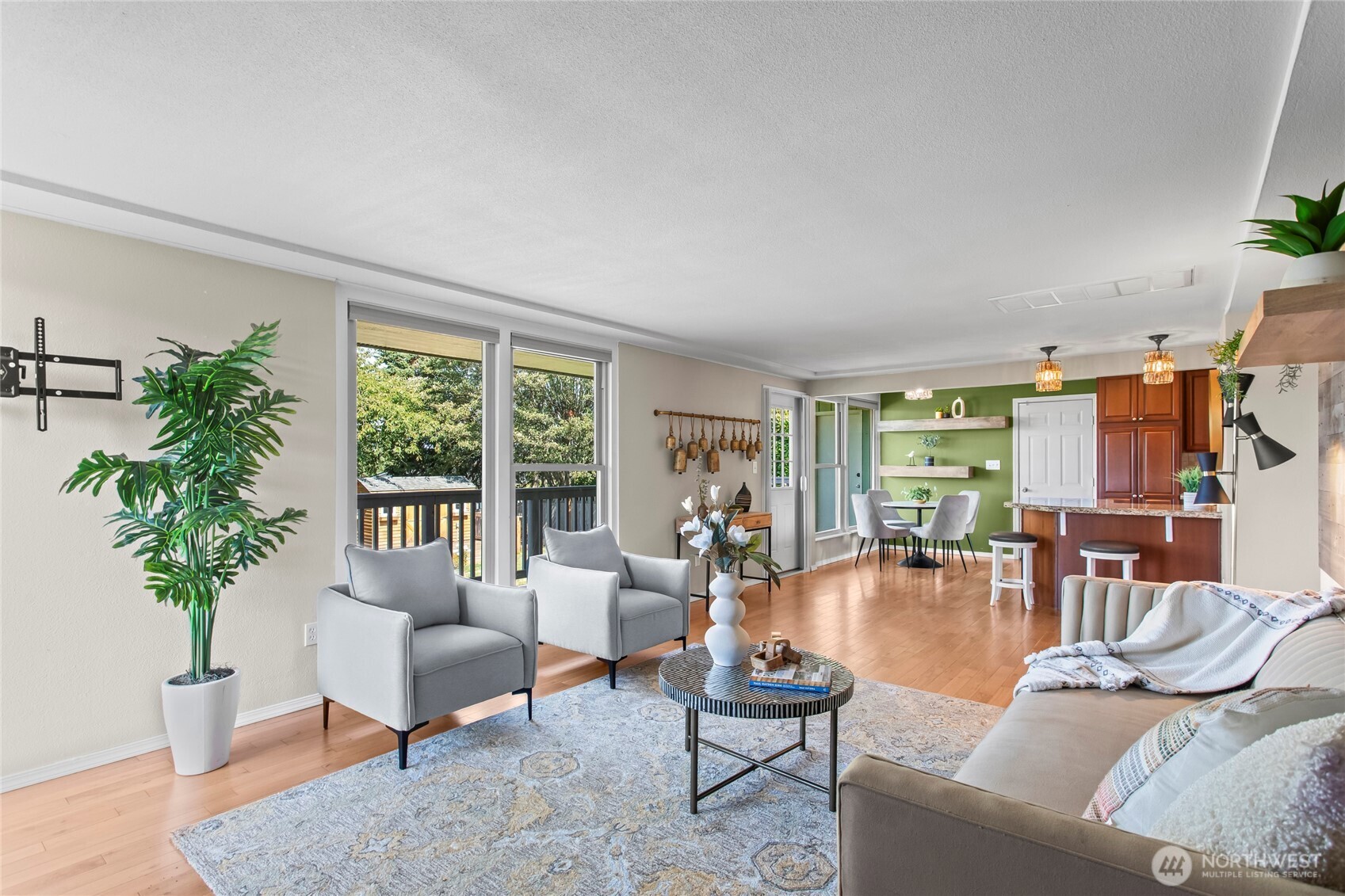 1122 N Skyline Drive