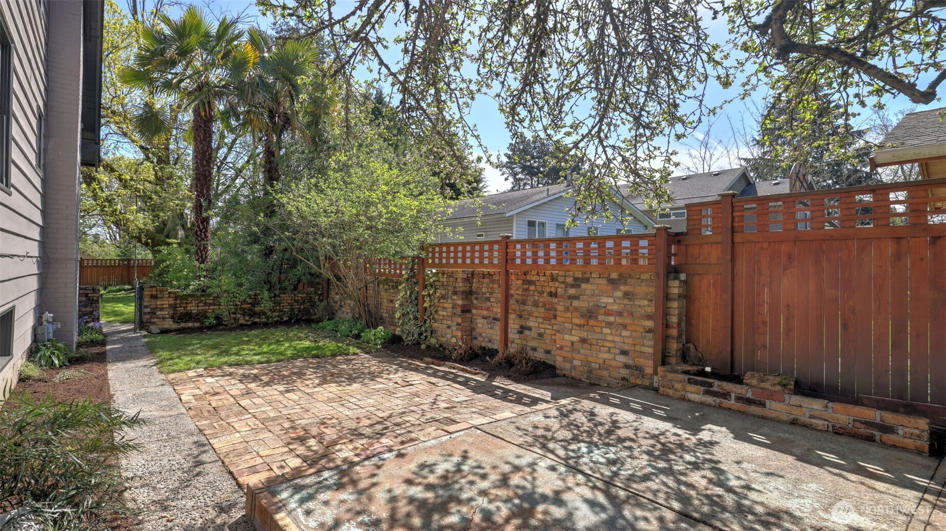 10735 Whitman Avenue N