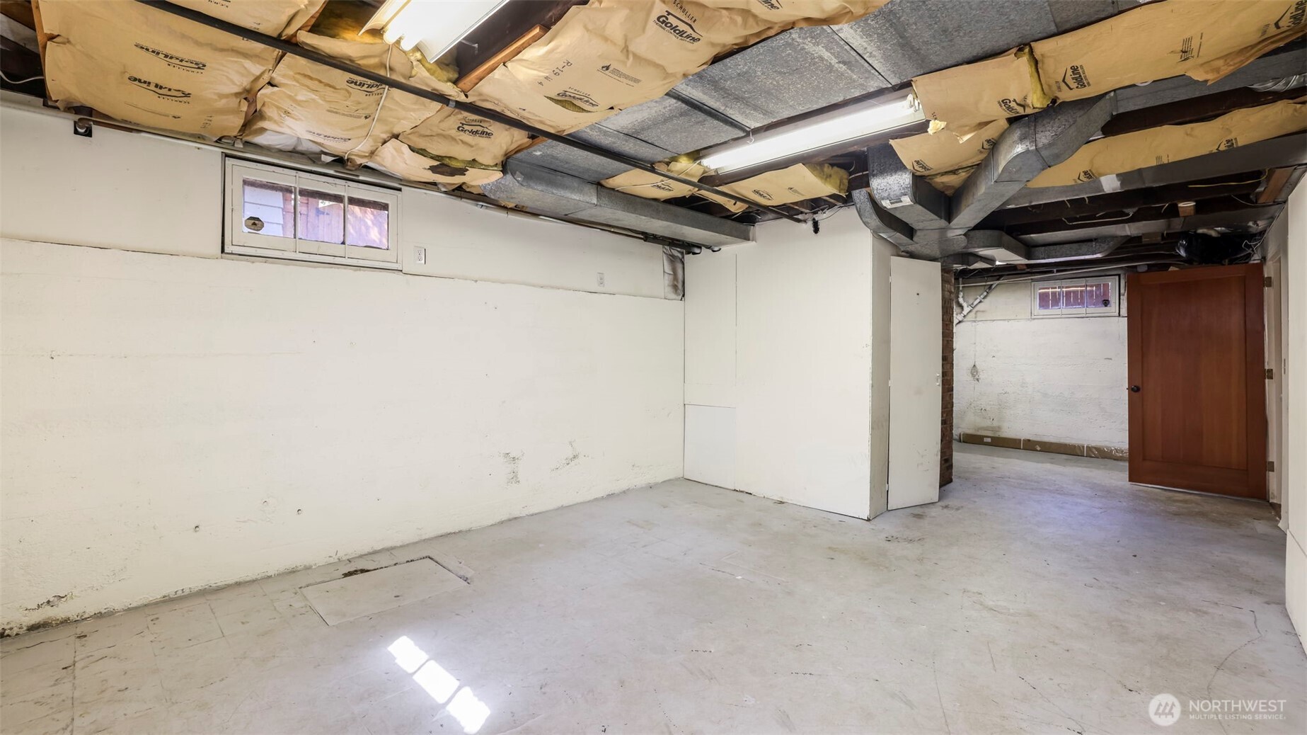 10735 Whitman Avenue N