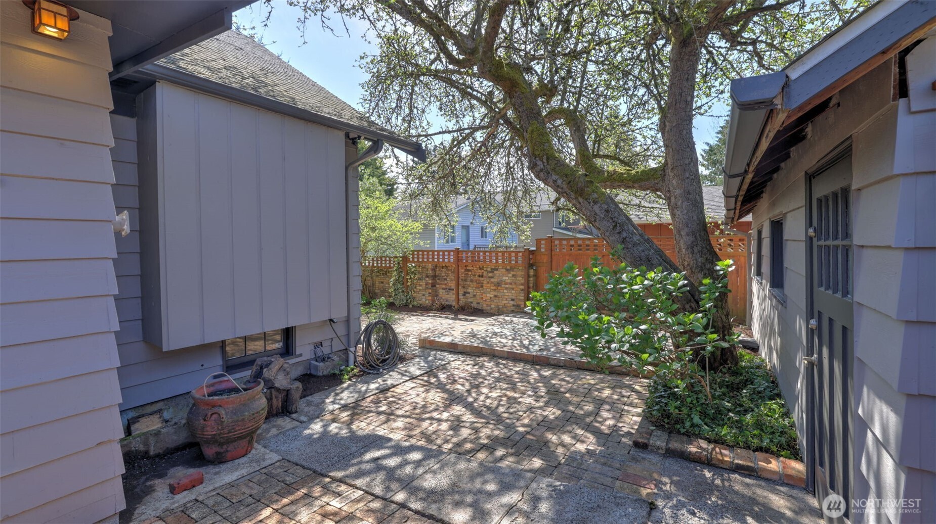 10735 Whitman Avenue N