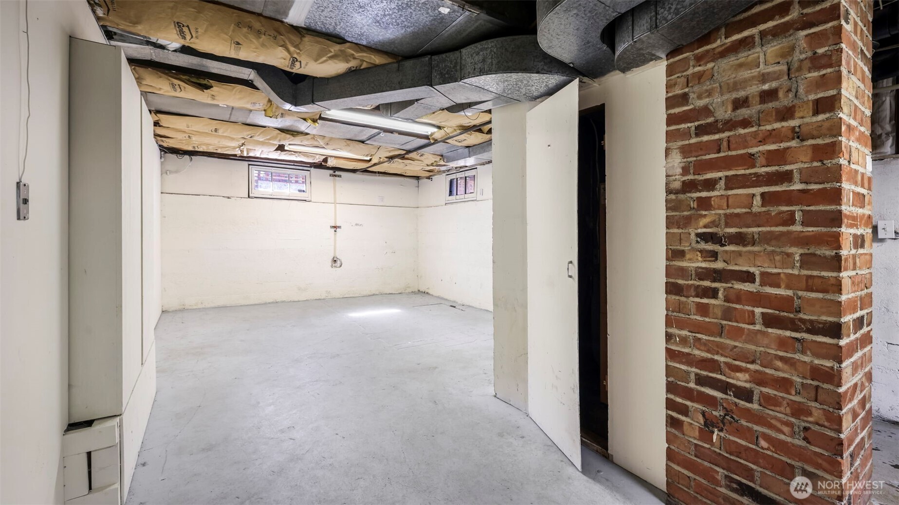 10735 Whitman Avenue N