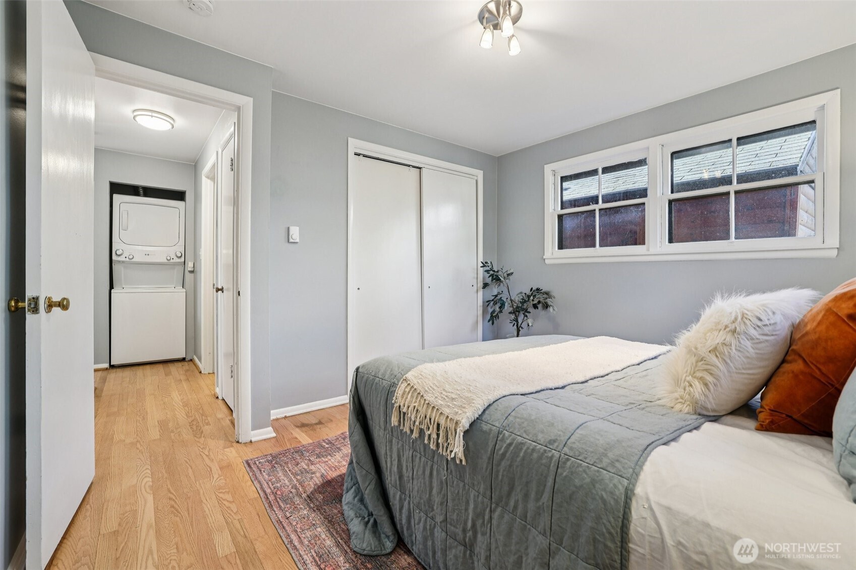 10219 15th Avenue NE