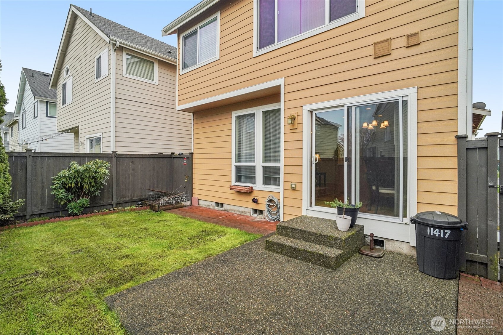 11417 185th Street E