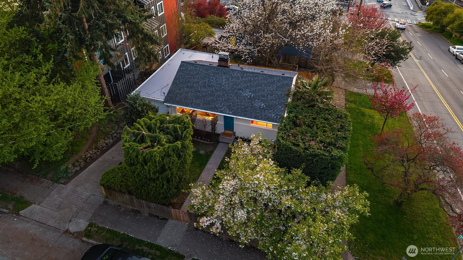 1403 W Dravus Street