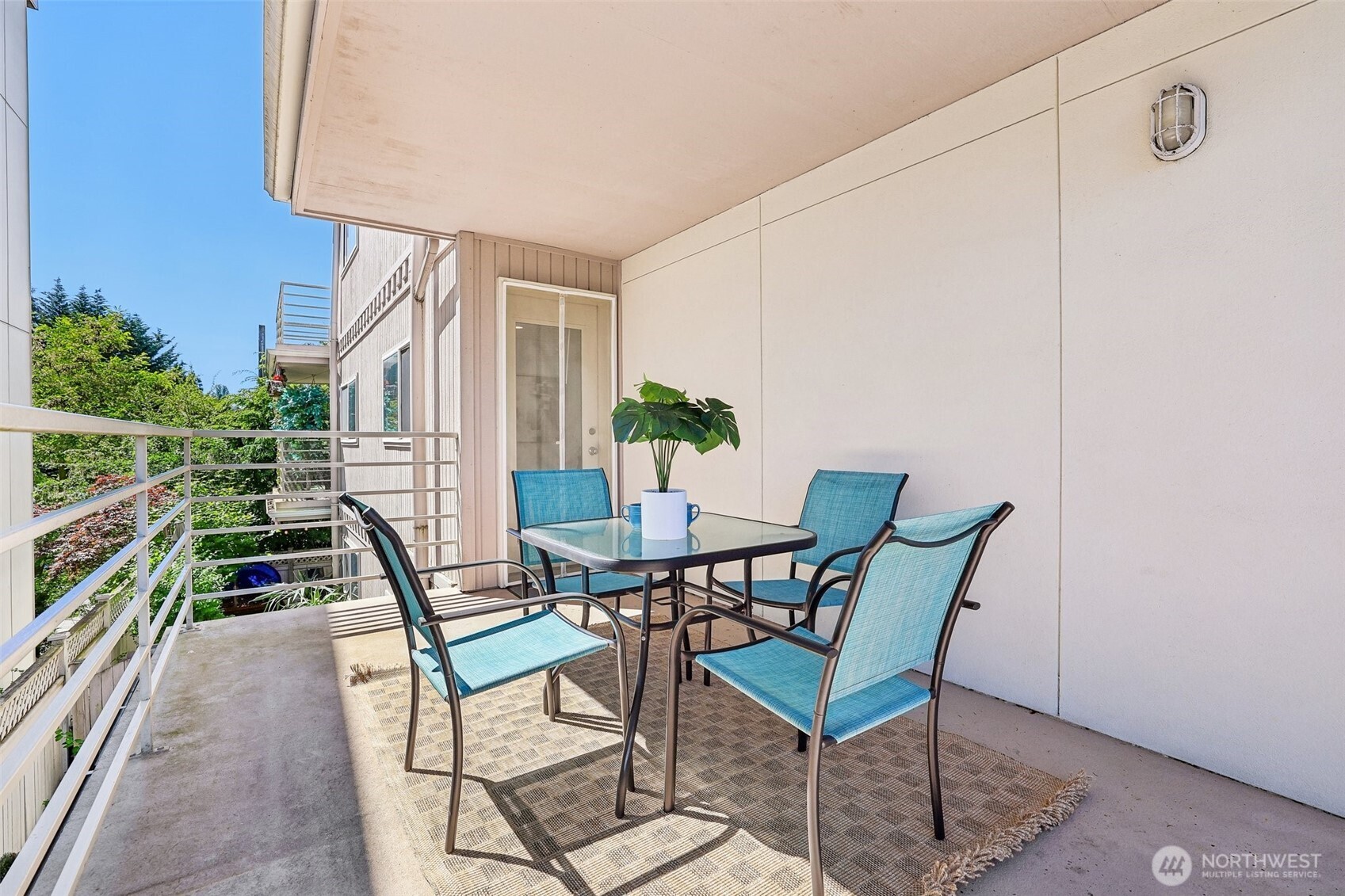 5624 Roosevelt Way NE Unit: 202