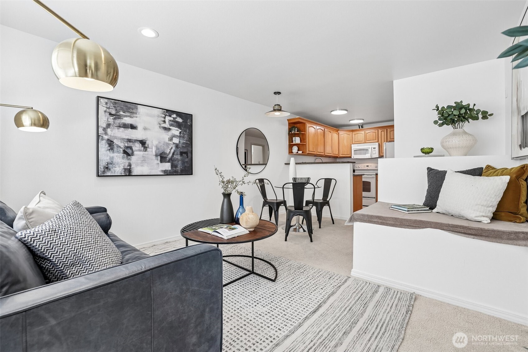 5624 Roosevelt Way NE Unit: 202