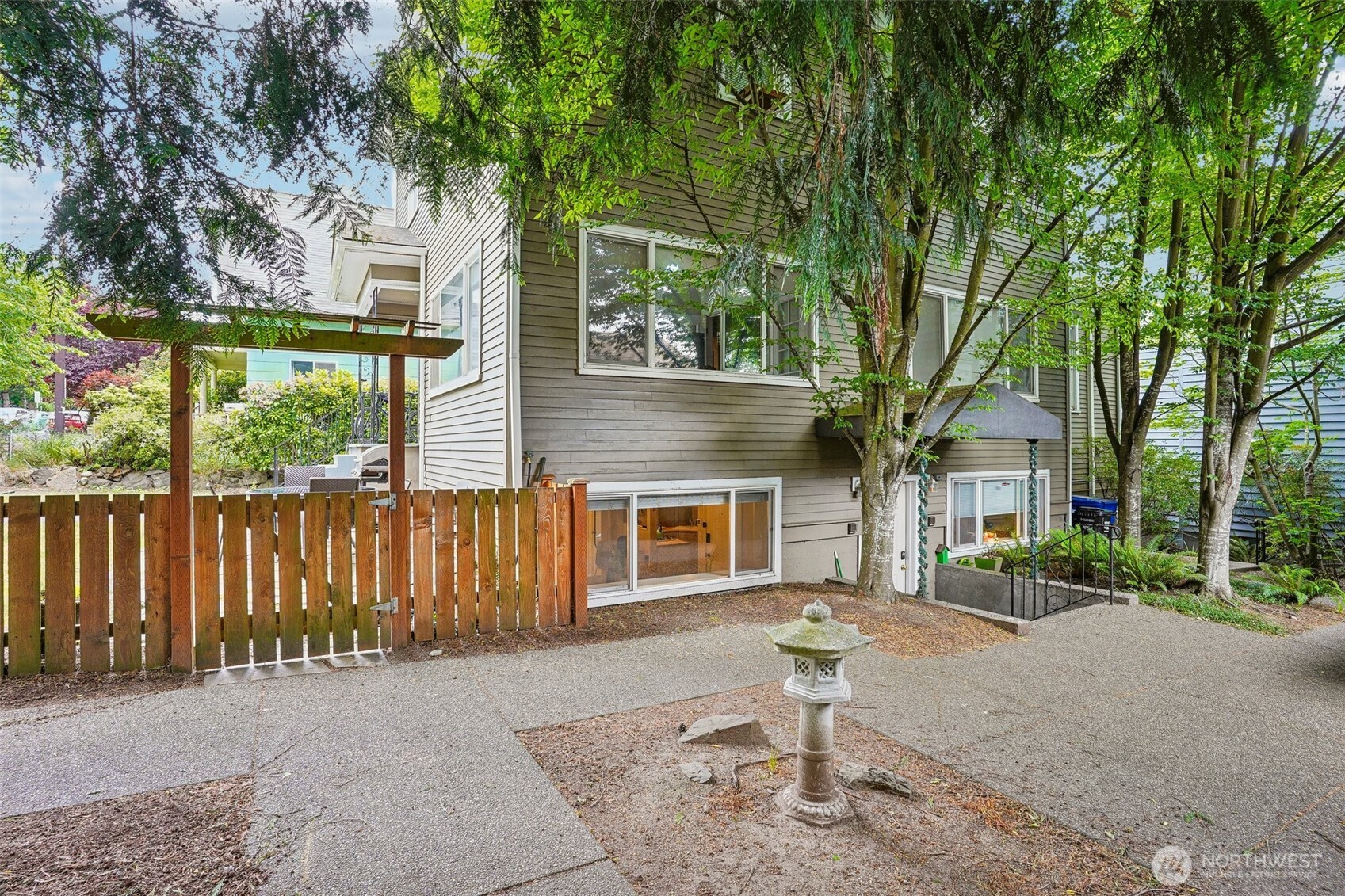 3624 Whitman Avenue N Unit: 1