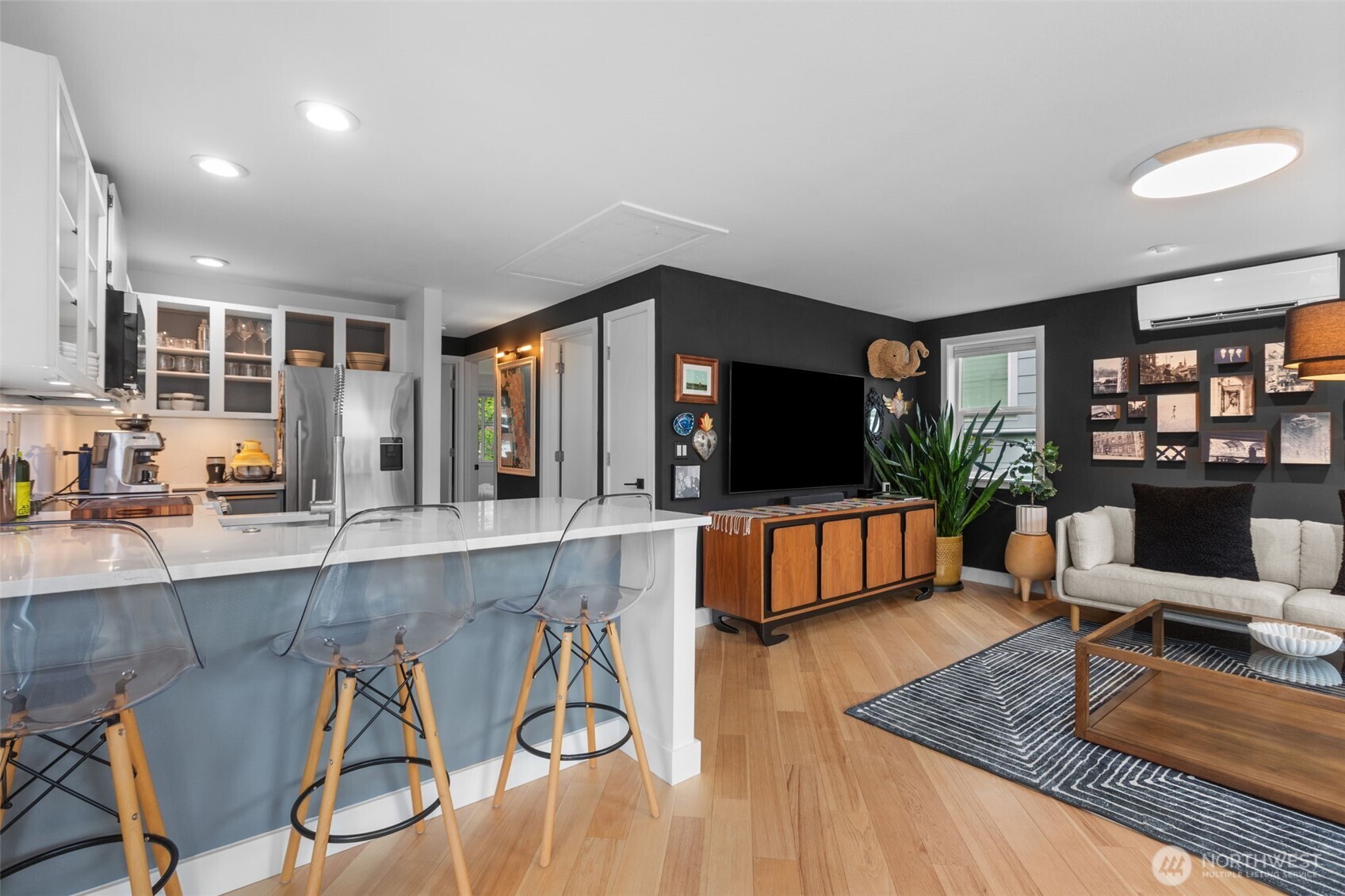 2400 E Howell Street Unit: E