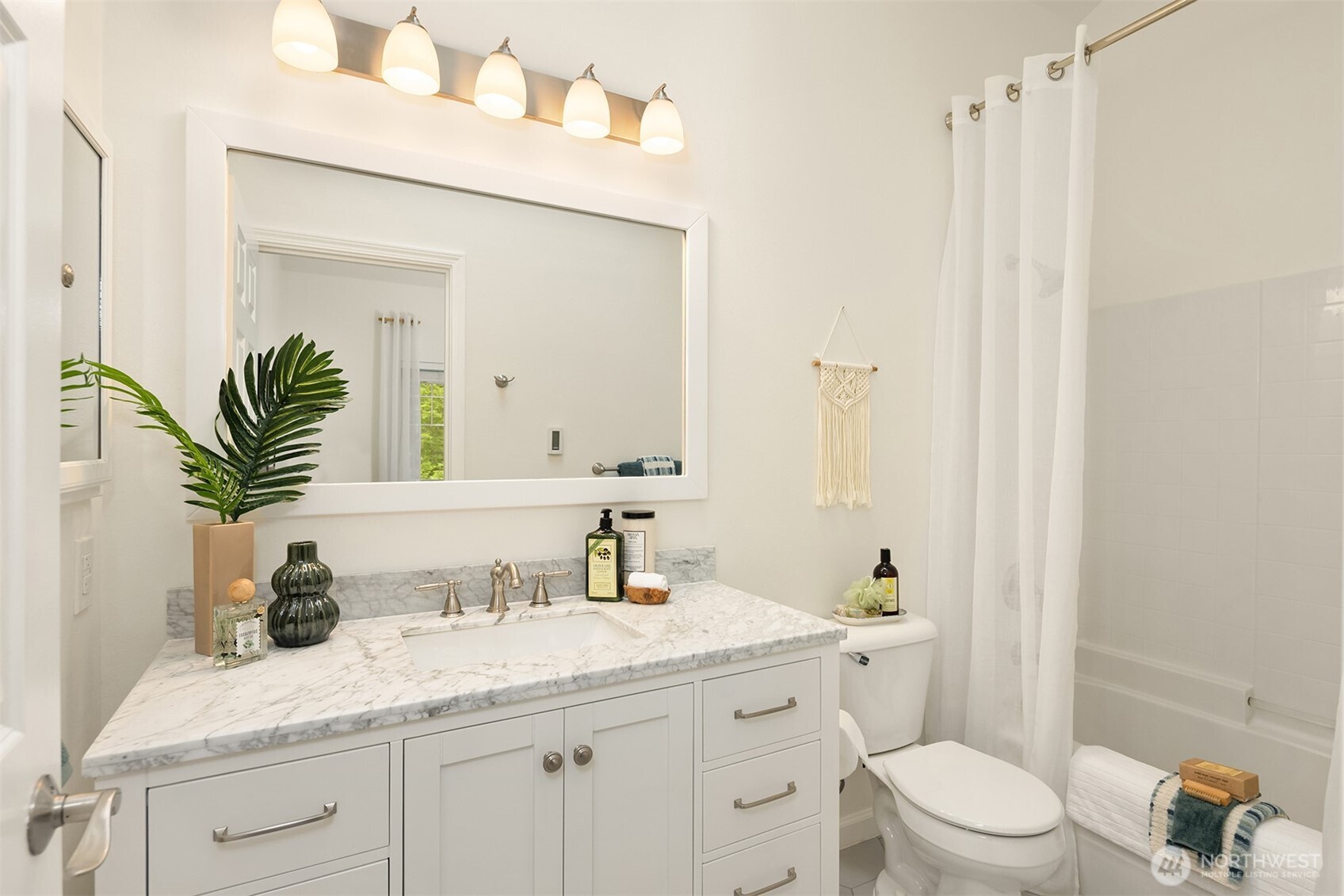 1522 196th Street SE Unit: B-103