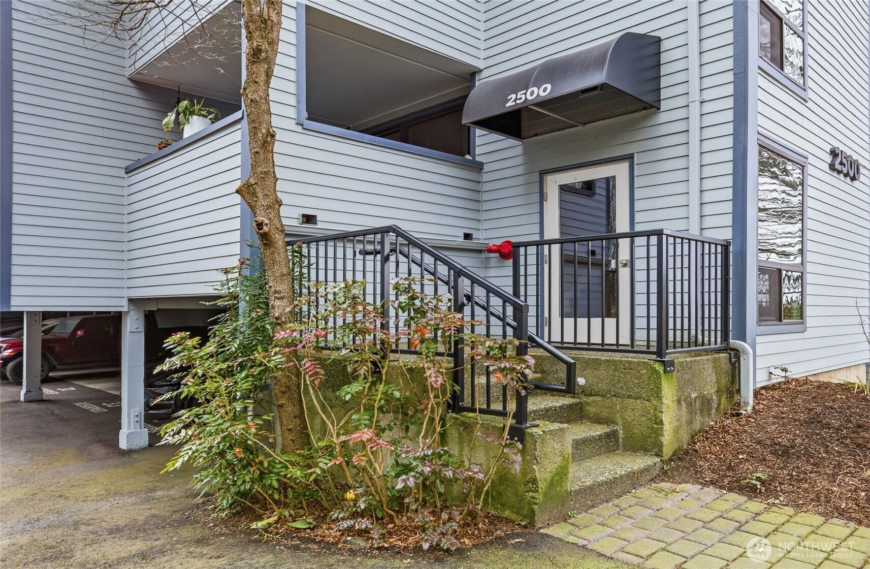 2500 W Manor Place Unit: 216