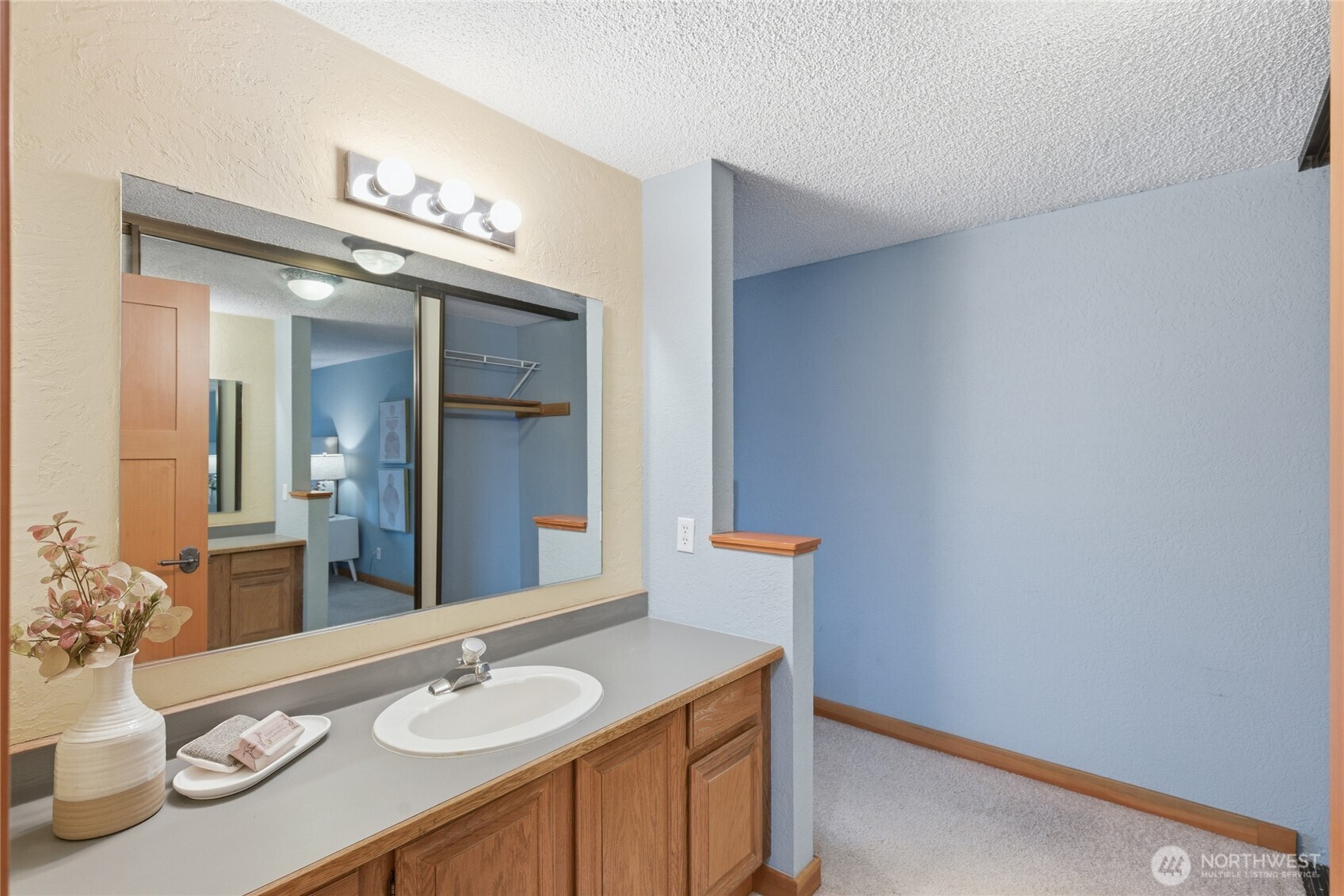 2500 W Manor Place Unit: 216