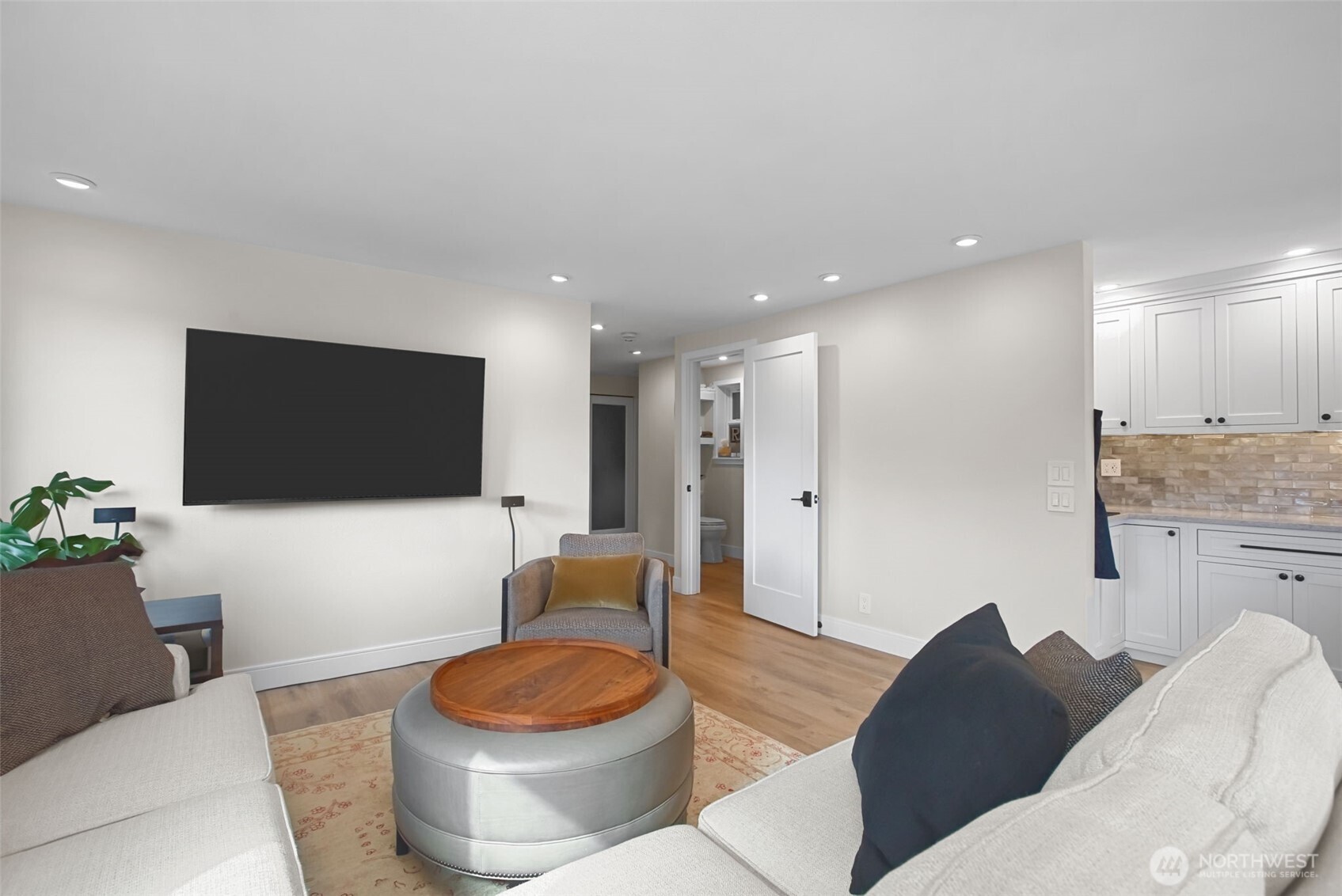 2400 E Howell Street Unit: F