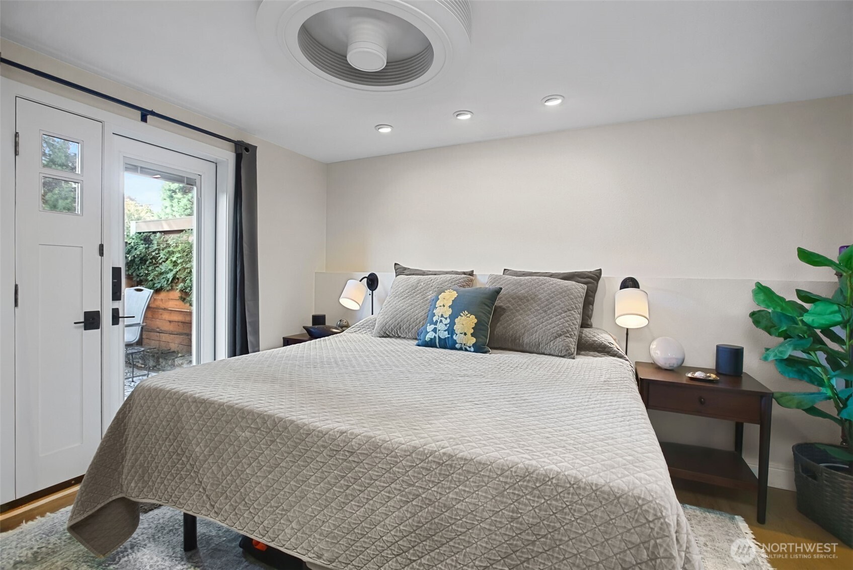 2400 E Howell Street Unit: F