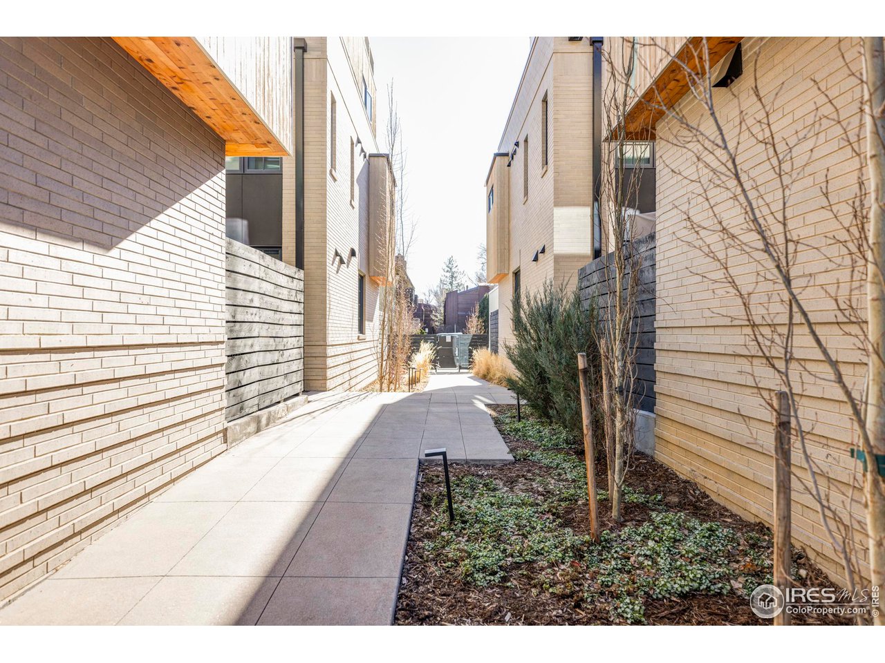 2128 Pearl St Unit: B