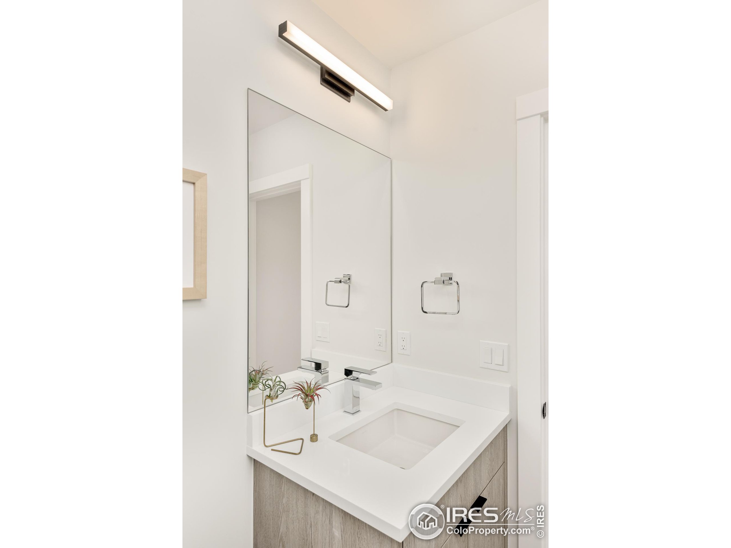 936 North St Unit: B