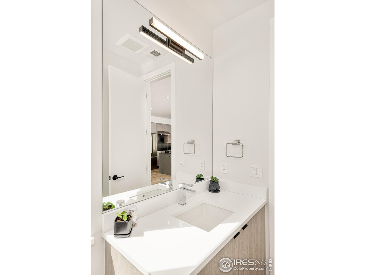 936 North St Unit: B